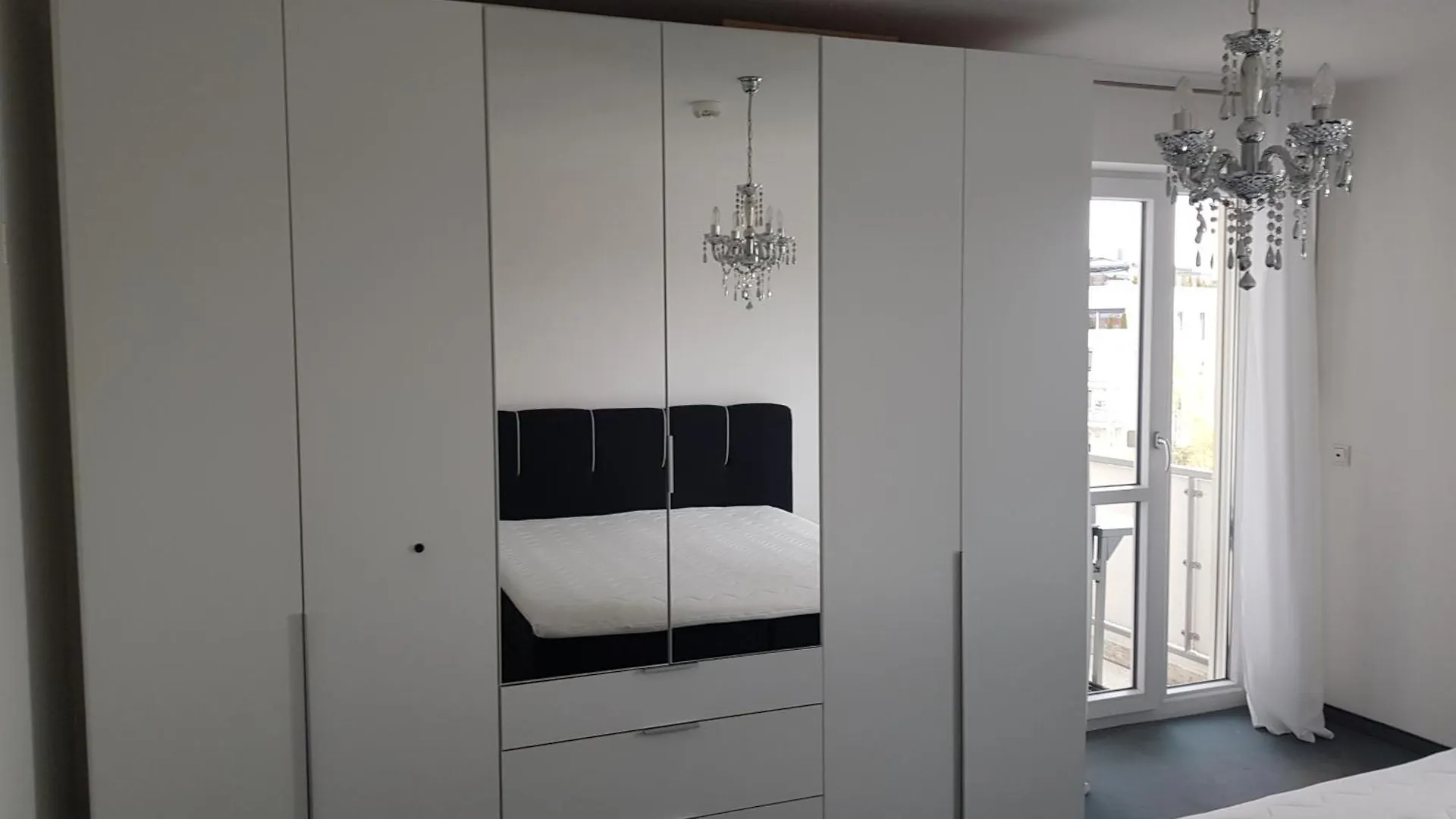 Grosse Ferienwohnung In Augsburg Mit Balkon